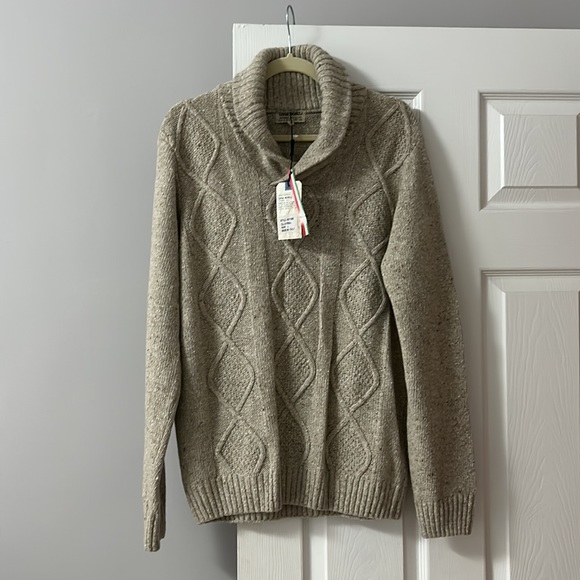 Nwt men’s sweater - Picture 2 of 6